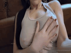 网红谭晓彤兔兔美乳连体衣抖奶内衣秀诱惑