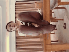 抖音小厨娘美食诱惑：身材火辣撸点爆棚！