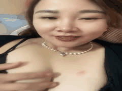 抖音网红你家麦子居家直播自慰，揉大奶翻开粉鲍鱼超诱惑