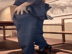 抖音网红小echo定制视频：丝袜肚兜肥臀淫语自慰诱惑