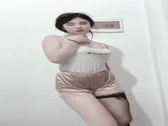 好甜云朵极品少妇付费定制：大尺度自慰骚舞眼神勾魂