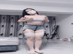 18万粉抖音大奶网红懒宝高价定制自慰秀：巨乳反差少妇情趣丝袜骑乘假阳具，口罩下风骚眼神欠操必看