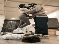 直播套路大揭秘：绿帽羞辱！菜小心认套子做妻的情侣主激情