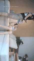 白皙极品妹子的激情表演热吻与自慰的火热瞬间