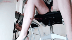 教室双视角刺激合集_上半身教书下半身自慰全记录