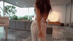 越南美女JasmineJ与KylieNG高清道具自慰精彩合集_3