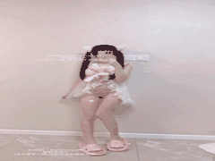 萝莉幼犬福利姬最新流出大尺度自慰视频3部