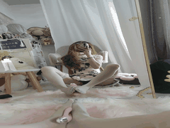 粉葡萄福利姬丝足诱惑_大美腿骚浪自慰秀