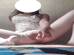 04年甜美女大学生洛洛莓棒棒糖插穴_丝袜足交道具自慰_骚气外露福利秀