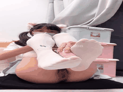 反差眼镜妹JK自慰诱惑_萌梨梨极品足控福利姬