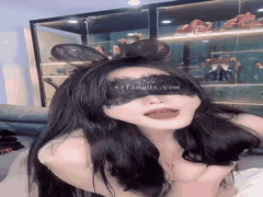 半糖巨乳福利姬黑丝高跟足交自慰喷水诱惑