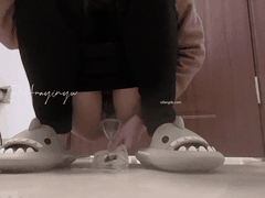 清纯眼镜妹花音小姐反差婊_定制放尿自慰诱惑