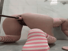 浴室连体衣母狗_学生妹周末没课用炮机疯狂后入高潮