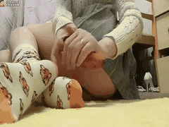 萝莉少女棉袜百褶裙秀足自慰诱惑