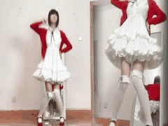 可爱萝莉裙下无内裤自慰，双视角露脸福利