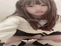 JK白袜少女自慰诱惑：香蕉不呐呐的私密表演