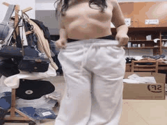 推特女大学生蜜桃臀宿舍自慰抽插呻吟高潮