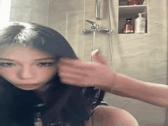 御姐开车玩具自慰喷水高潮！红灯忍耐，车内湿透撩人