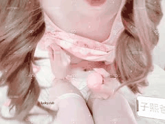 小洋福利姬白丝自慰诱惑，VIP专属热辣表演