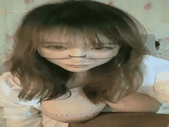 眼镜骚女小妲己露奶诱惑，道具自慰喷水高潮