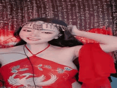 童颜巨乳女神咪咪子尺度全开！裸舞诱惑疯狂扣穴喷水高潮_2