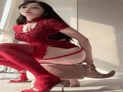 抖音女神丝袜御姐小久红诱惑自慰：职业装特写骚穴同框满满女人味