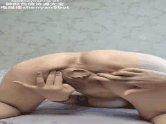 黑丝熟女手指狂揉阴蒂自慰喷潮！掰穴狂盼大肉棒猛插完整版