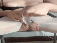 抖音丝足少妇大尺度自慰福利！丰满肥臀骑假鸡吧抽插，丝袜熟女撸管神器