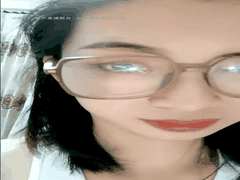 宿舍极品学生妹全裸扭动蜜桃翘臀_诱惑曲线让人血脉喷张欲罢不能