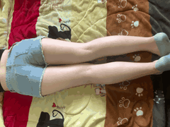 清纯大学生换衣偷拍曝光_极品美乳长腿反差婊狂野潮吹群P_摄影师加钱撸射高潮迭起