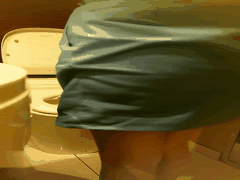 茶餐厅厕所偷拍全景_多位美女方便自慰_阴毛反差眼镜妹扣鼻入嘴太骚了