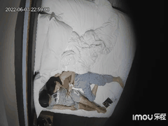 酒店偷情监控大曝光_极品少妇带娃开房_裸体情夫开门瞬间调情开车_刺激到欲罢不能