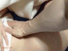 醉酒闺蜜潜入女友卧室_脱光衣服狂玩美乳诱惑_插入瞬间她娇喘回应_忍不住内射高潮喷发