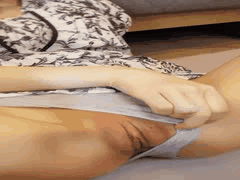 素人白虎mio酱车站奇遇_瘦白小姐与挚友深情敞开心扉