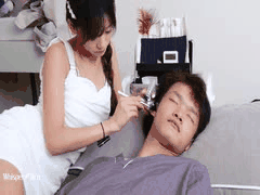 小姐姐深情凝视，心跳瞬间加速！