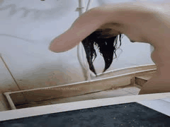 网友投稿偷拍：合租翘臀夜店妹洗澡搓逼福利