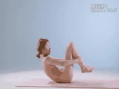 知世高价约拍Contrology瑜伽裸舞特写：舞蹈妹子白皙肌肤美如玉