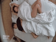 酒店偷拍：情侣清晨醒来精神好，简单粗暴激战一炮再去上班