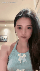 小妲己与绿茶角色的精彩互动