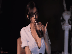 小恩雅变身女上司背夫偷情_秘密调教下属潮吹群P学生萝莉高潮迭起