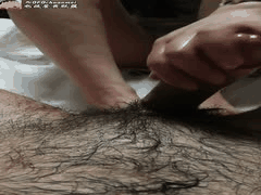 技师裸足足交诱惑：淫语润滑油助兴高潮