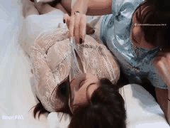 蓝色旗袍女仆诱惑躺采：千鹤为女性顾客足部服务