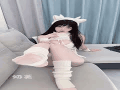 兔叽兔姬Cosplay诱惑：白丝黑丝切换魅惑秀