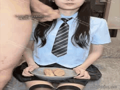 JK高中白月光少女角色扮演：精液玉米面包诱惑盛宴