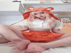 邦尼cosplay干物妹小埋：橙色斗篷白丝露胸露臀大尺度还原诱惑