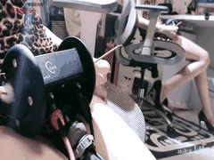 秋水枕姐姐大腿甜蜜入睡，高跟诱惑福利满满