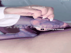 汐梦瑶丝袜足交挑战：高产御姐诱惑，丝袜套弄极致快感