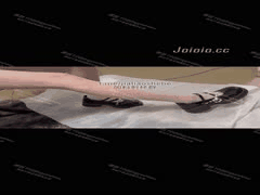 足控福利：同城妹妹踩精液，粘稠脚底委屈诱惑