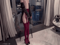 高跟鞋控的致命诱惑：汁汁的性感足部秀