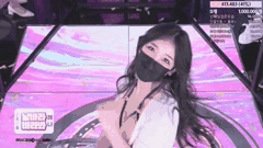 韩国女团PK热舞合集_黑丝长腿与脱衣表演精彩呈现_7